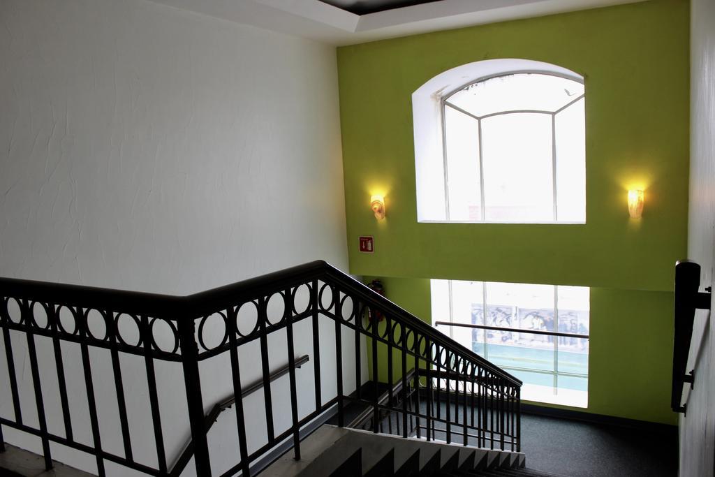 Hotel Plaza Del Arco - Монтерей Екстериор снимка