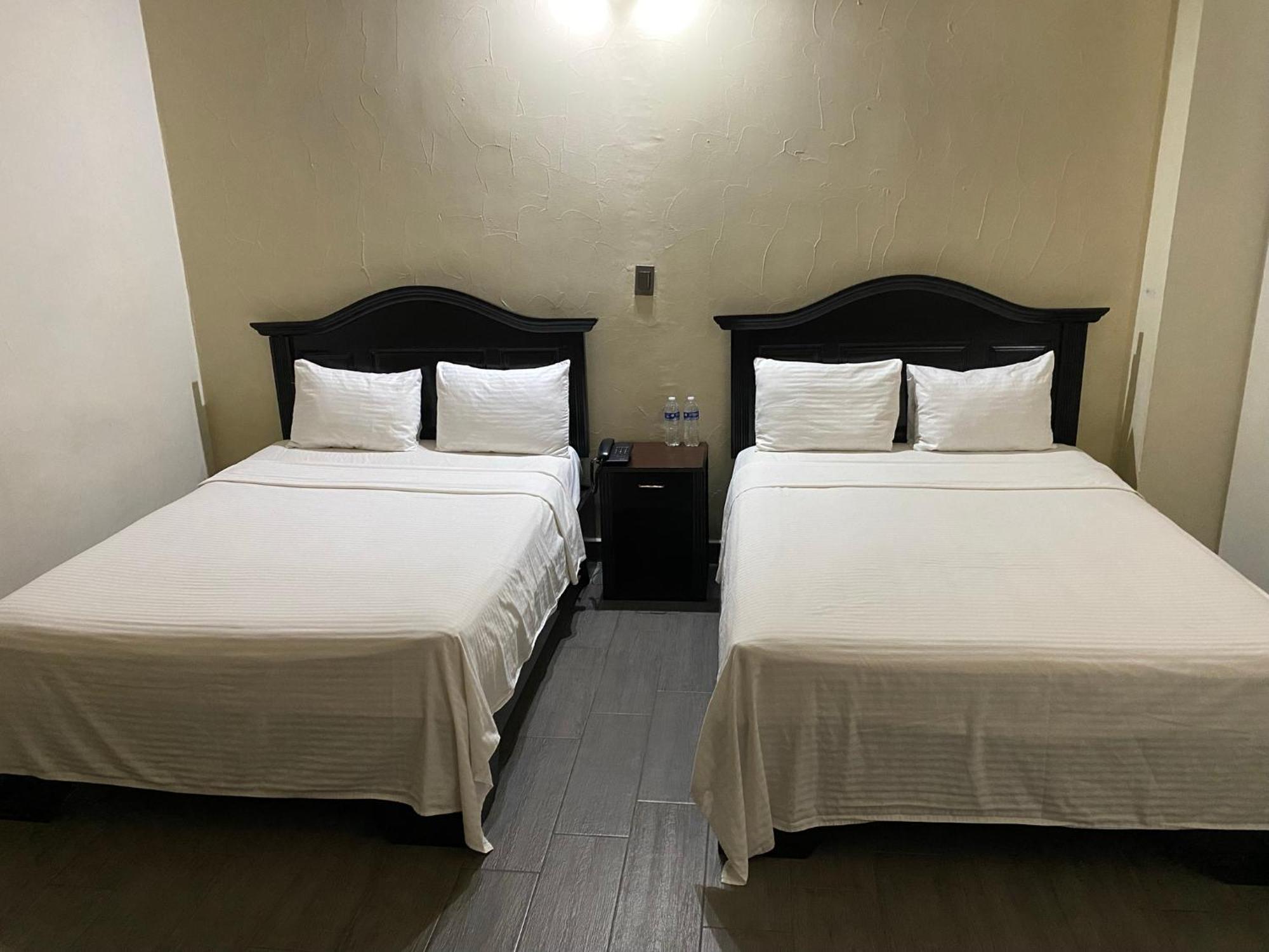Hotel Plaza Del Arco - Монтерей Екстериор снимка